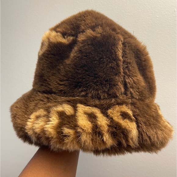 Gcds fur bucket hat...worn twice great condition.